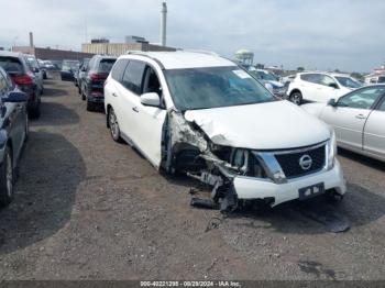  Salvage Nissan Pathfinder