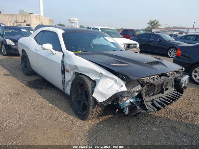  Salvage Dodge Challenger