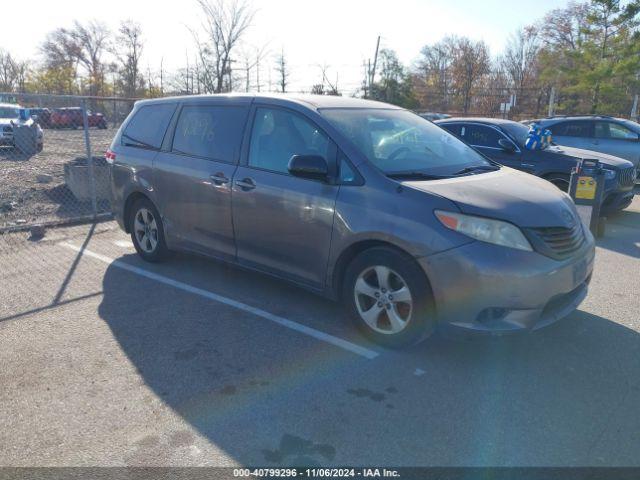  Salvage Toyota Sienna