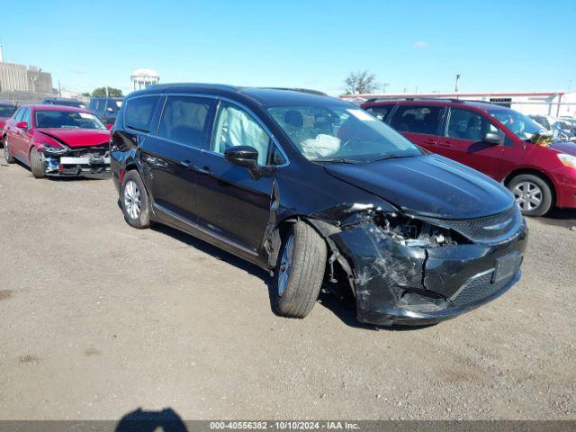  Salvage Chrysler Pacifica