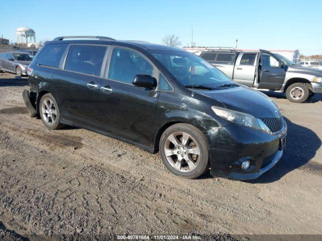  Salvage Toyota Sienna