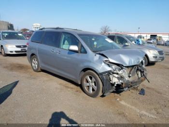  Salvage Toyota Sienna