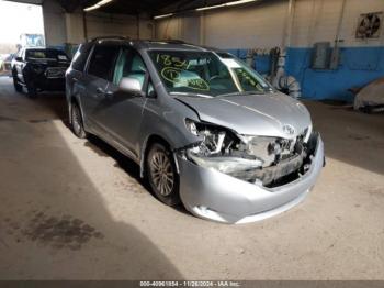  Salvage Toyota Sienna