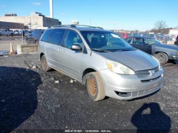  Salvage Toyota Sienna