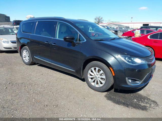  Salvage Chrysler Pacifica