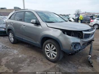  Salvage Kia Sorento