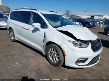  Salvage Chrysler Pacifica
