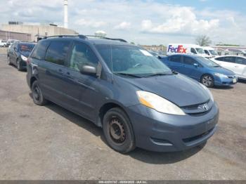  Salvage Toyota Sienna