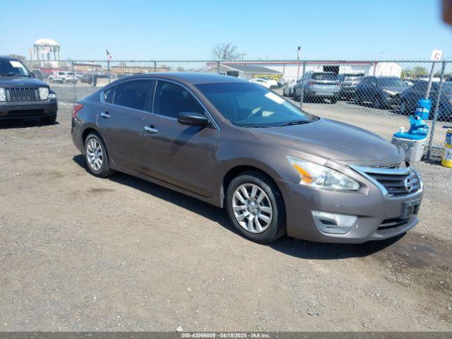 Salvage Nissan Altima
