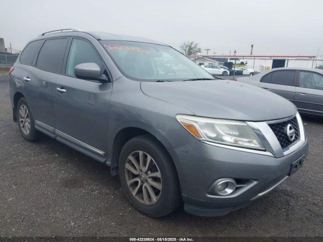 Salvage Nissan Pathfinder
