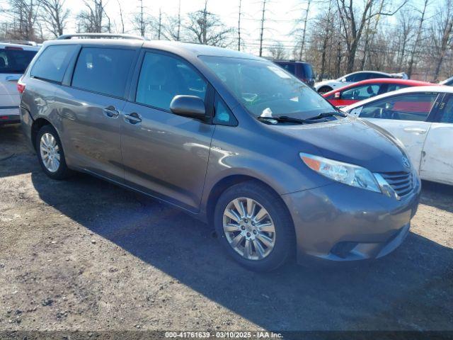  Salvage Toyota Sienna