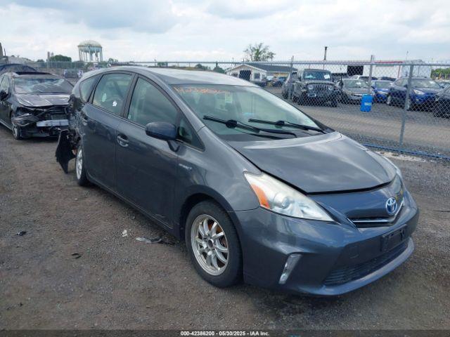  Salvage Toyota Prius v