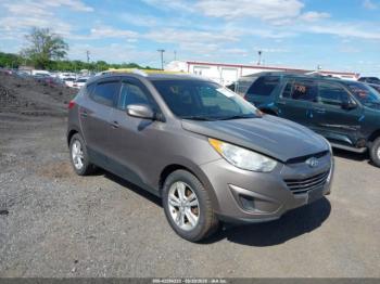  Salvage Hyundai TUCSON