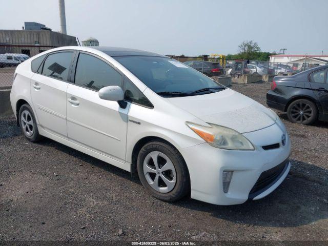  Salvage Toyota Prius