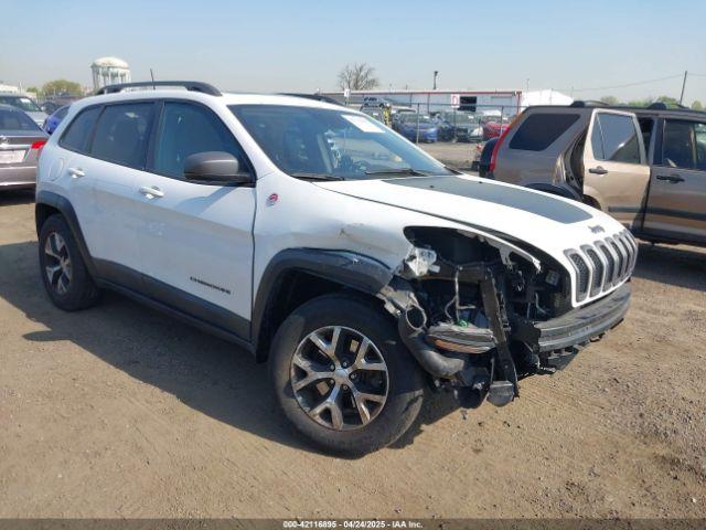  Salvage Jeep Cherokee