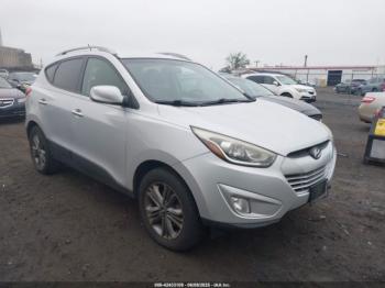  Salvage Hyundai TUCSON