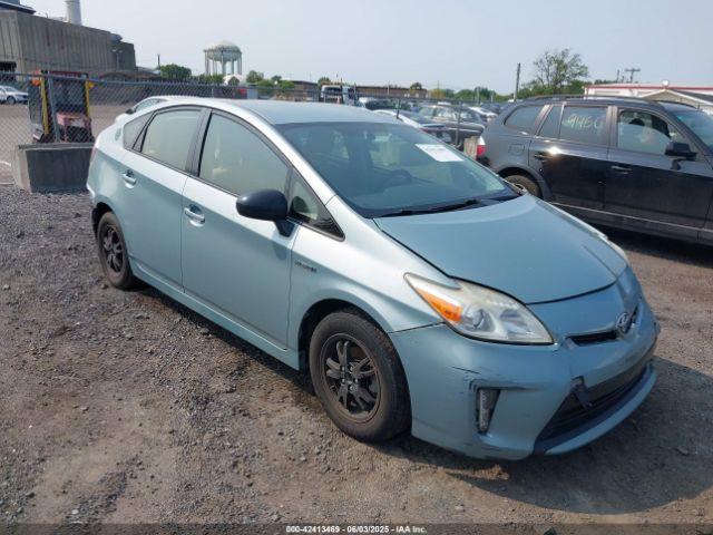  Salvage Toyota Prius