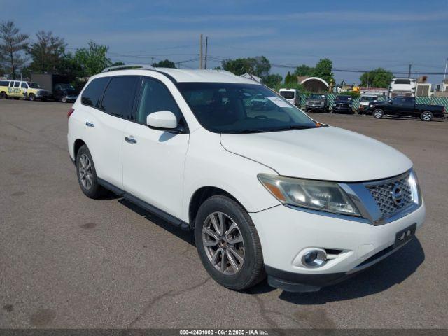  Salvage Nissan Pathfinder