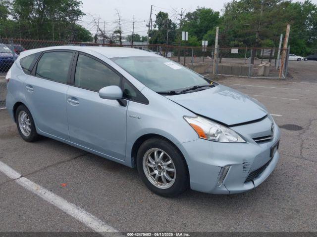  Salvage Toyota Prius v