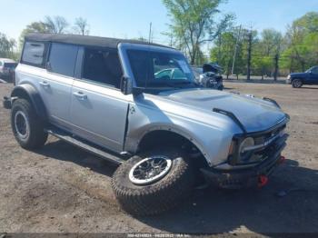  Salvage Ford Bronco