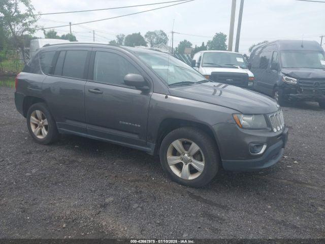 Salvage Jeep Compass