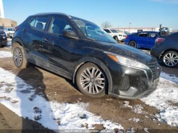  Salvage Nissan Kicks
