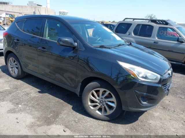  Salvage Hyundai TUCSON