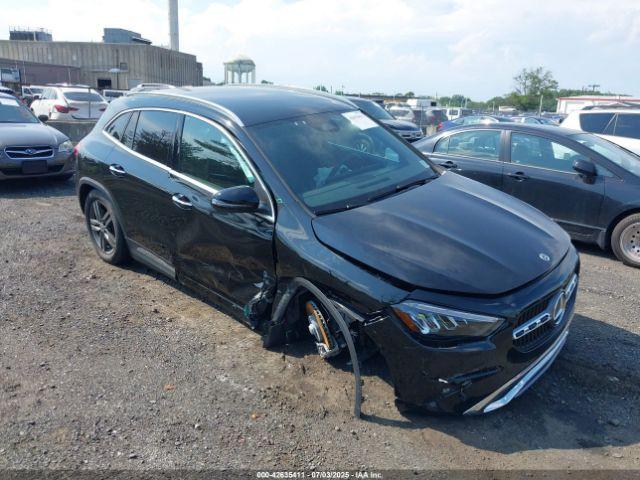  Salvage Mercedes-Benz GLA