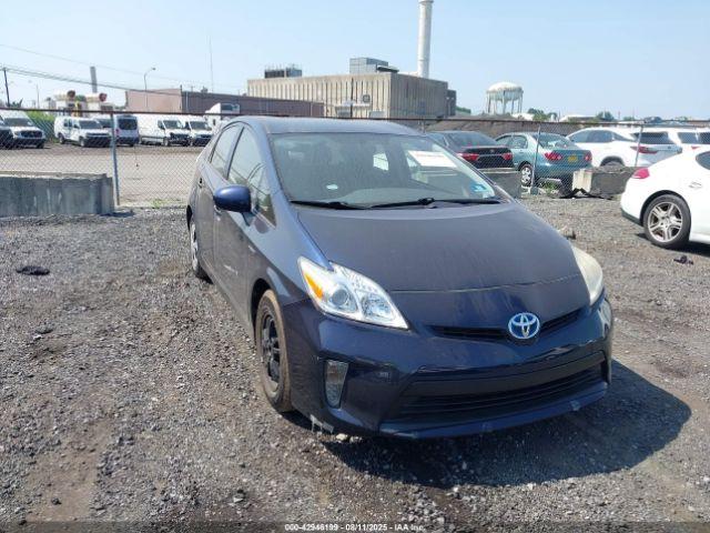  Salvage Toyota Prius