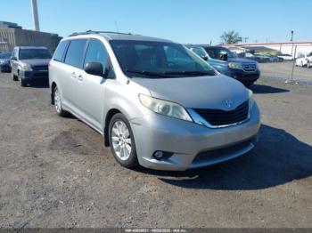  Salvage Toyota Sienna