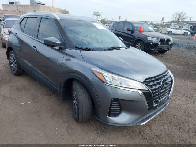  Salvage Nissan Kicks