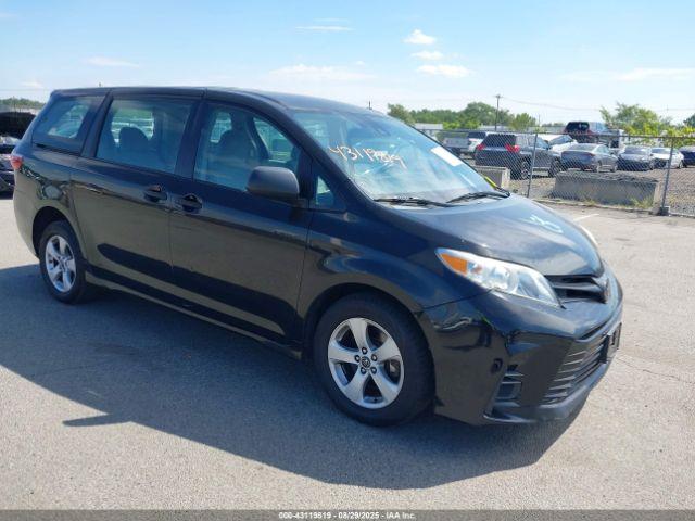  Salvage Toyota Sienna