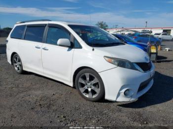  Salvage Toyota Sienna