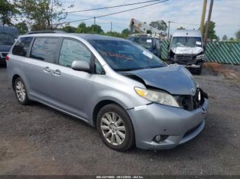  Salvage Toyota Sienna
