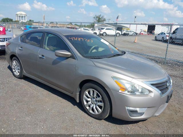  Salvage Nissan Altima