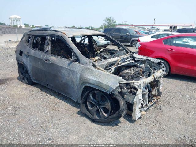  Salvage Jeep Compass