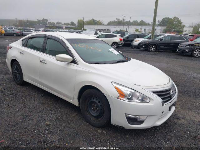 Salvage Nissan Altima
