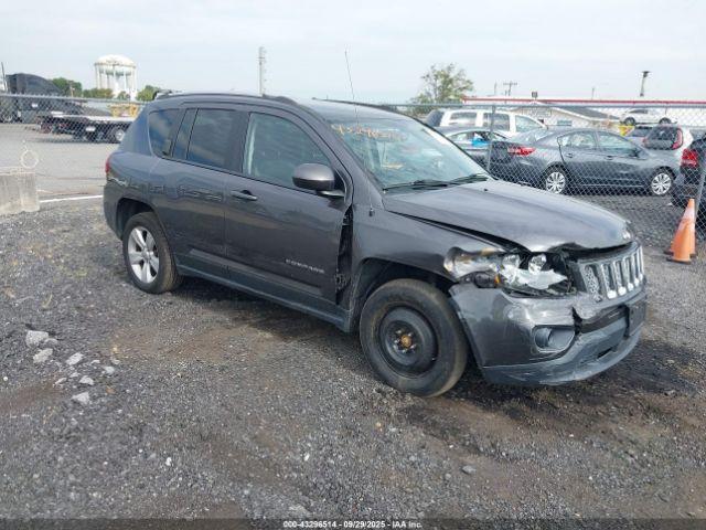  Salvage Jeep Compass