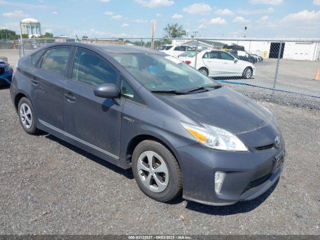  Salvage Toyota Prius