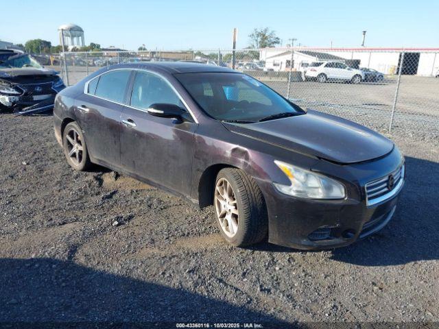  Salvage Nissan Maxima