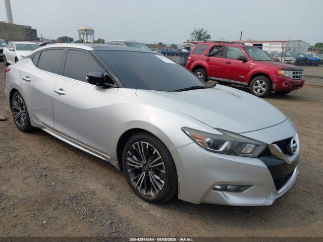  Salvage Nissan Maxima