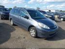 Toyota Sienna Le Image 1