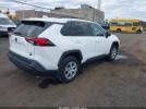 Toyota RAV4 Le Image 4
