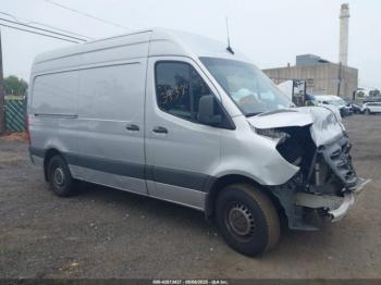  Salvage Mercedes-Benz Sprinter 2500
