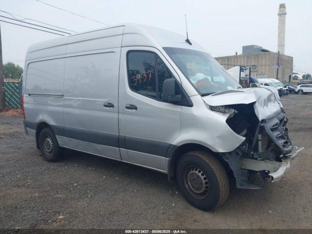  Salvage Mercedes-Benz Sprinter 2500