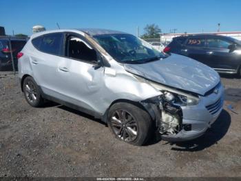  Salvage Hyundai TUCSON