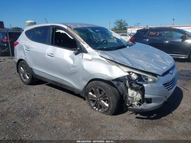  Salvage Hyundai TUCSON