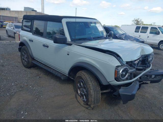  Salvage Ford Bronco