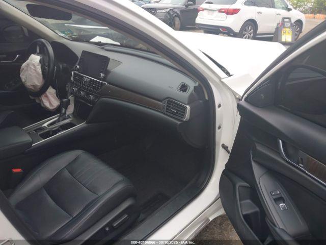 Honda Accord Touring Image 6