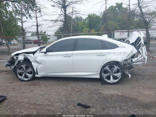 Honda Accord Touring Image 2